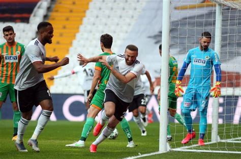 besiktas eases  alanyaspor  open  point gap  top  table