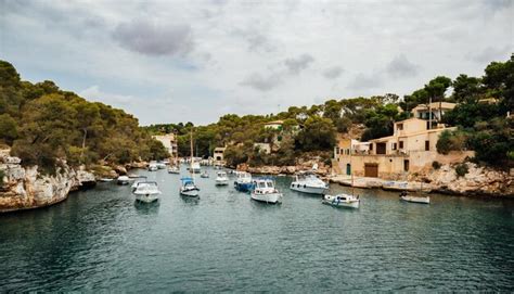 Premium Photo The Old Fishing Village Harbor Of Cala Figuera Mallorca