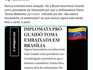 Banda Feminista Pussy Riot Faz Show Em Bras Lia A Km De Hotel De Putin Uol Not Cias