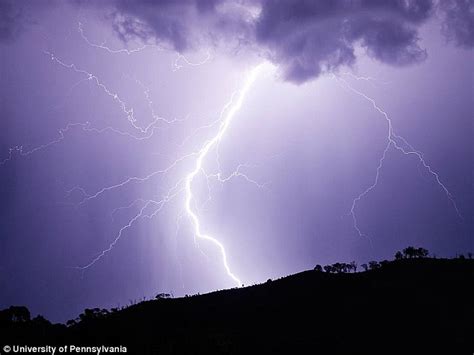 Lightning Is So Powerful It Changes The Atomic Structure Of Rocks