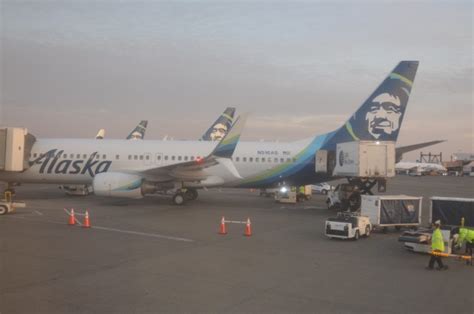 Review Alaska Airlines First Class B737 9 Maui Seattle World