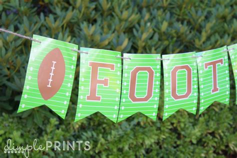 Free Printable Football Banner! -- Tatertots and Jello