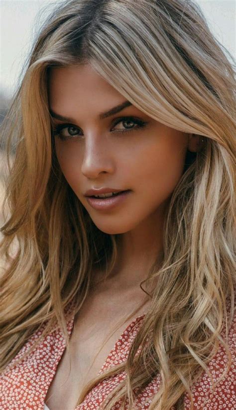 Woman Viaggi Senza Confini Beautiful Blonde Beauty Girl Beautiful