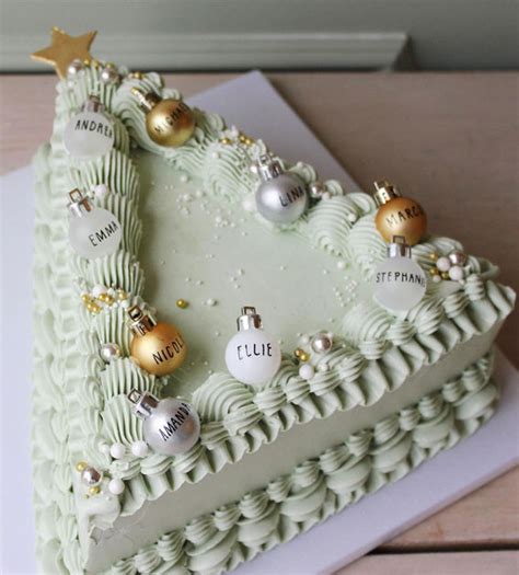 40 Frosty And Festive Christmas Cake Inspirations Mint Green