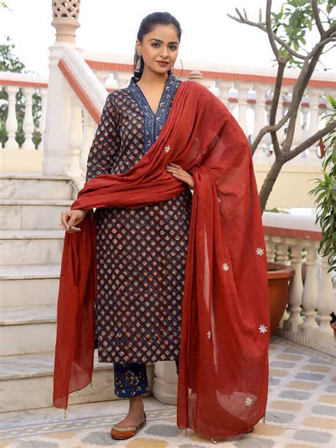 Buy Green Dabu Hand Block Printed Cotton Suit With Mulmul Dupatta Set