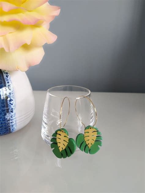 boucles d oreilles créoles feuilles monstera Boucles d oreilles