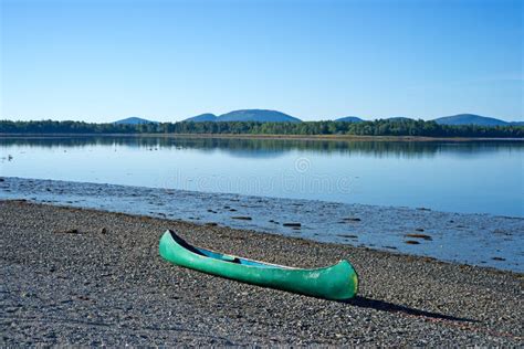 Canoe On Lake Stock Image Image Of Marine Leisure Tropical 1627473