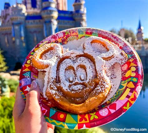 Iced Churro Latte The Disney Food Blog