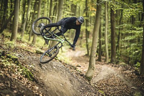ultimate mountain biking guide  beginners cyclists hub