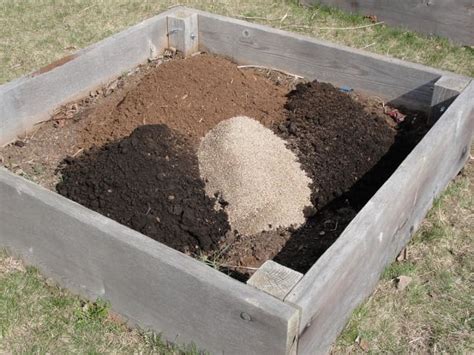 How To Mix Dirt For Raised Beds