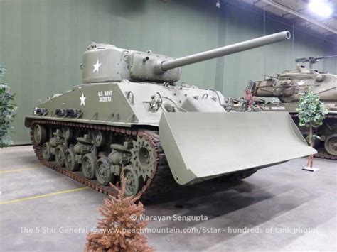 US M4A3E8 Sherman photos - AAF - American Armor Foundation - Tank Museum