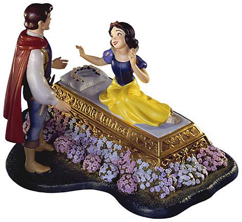 WDCC Disney Classics Snow White And Prince A Kiss Brings Love Anew 11K