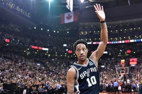 Spurs Demar Derozan Gets Cheers In Return To Toronto But Raptors Get