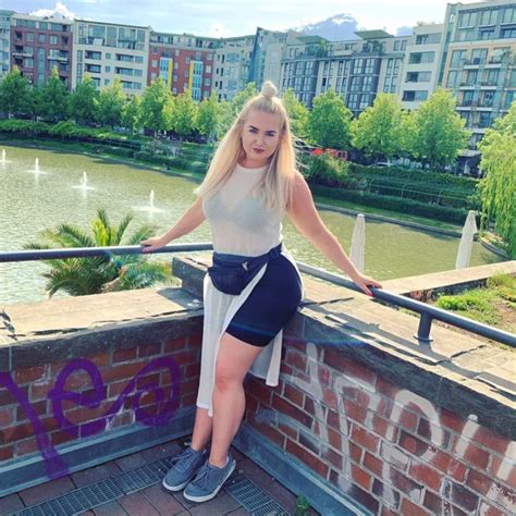 Mortifying Bikini Fail Going Nuts On Social Media