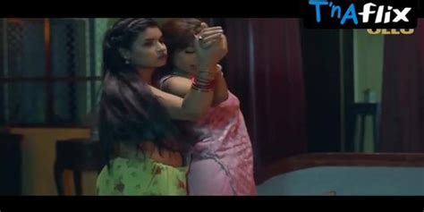 Riddhima Tiwari Lesbian Butt Scene In Walkman Tnaflix
