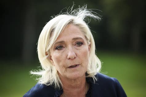 Per Le Pen La Procura Chiede 5 Anni Di Carcere E Lineleggibilità