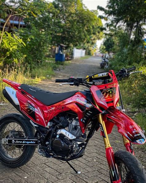 Decal Stiker CRF 150 L Full Body Warna Merah Hitam Mix Gold Terbaru