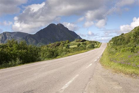 Carretera Entre Eggum Y Svolvaer A Las Islas Lofoten En Noruega