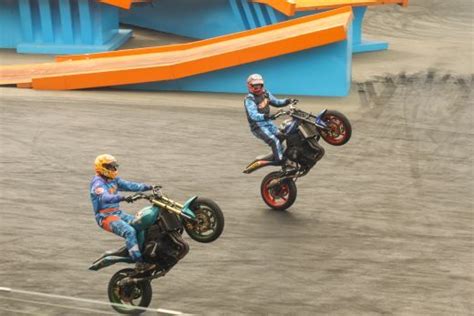 Hot Wheels Epic Show Beto Carrero World