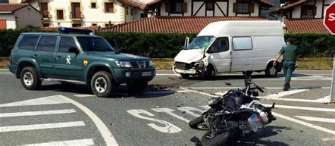 Fallece Un Motorista Al Chocar Con Una Furgoneta En Lacunza Navarra