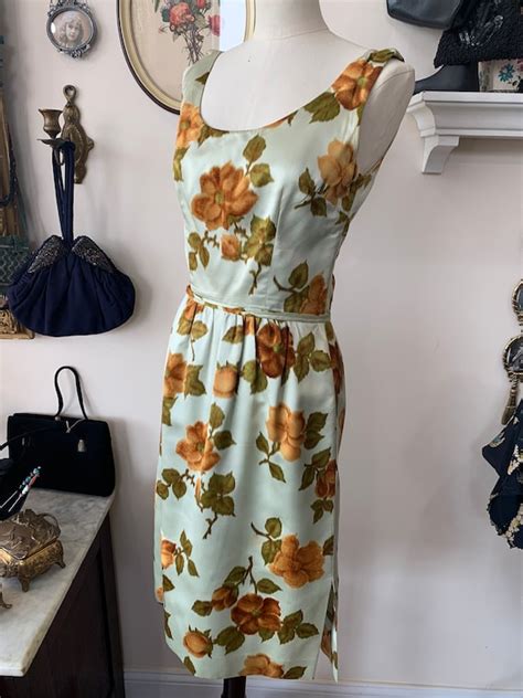 Vintage 1950s Silk Floral Gem