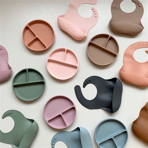 The Future Artist Silicone Bib Nude The Milk Minimalist