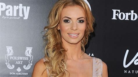 Izabela Janachowska w nowej fryzurze. Izabela Janachhowska nowa fryzura ... 