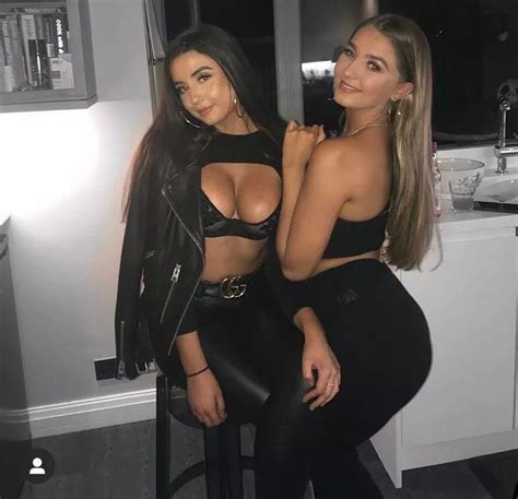 Thereâs a reason her back is turned toward the camera nudes BreastEnvy NUDE PICS ORG