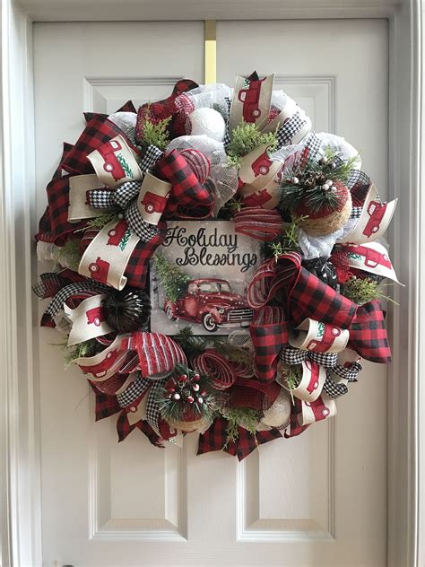 This Gorgeous Buffalo Plaid Christmas Wreath Is Just The Right Touch On