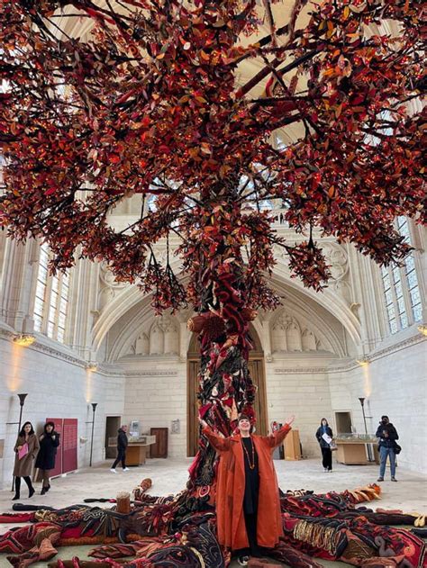 Au château de Vincennes le flamboyant Arbre de vie de Joana