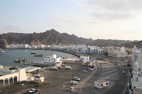 File:Oman-Muscat-Muttrah-21-Marina.JPG - Wikipedia