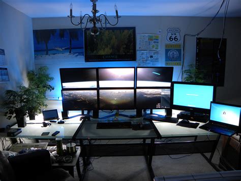 Want This Three Monitor Setup One Large In Middle Two Portrait On Each