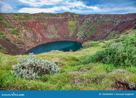 O Lago De Cratera Vulcânica De Kerio Também Chamado Kerid Ou Kerith No