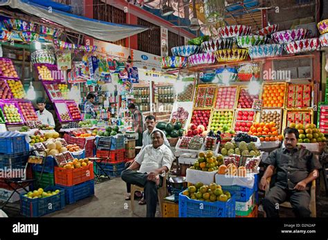 Mumbai ( Bombay ) India Crawford Market Greengrocer fruits Stock Photo ...