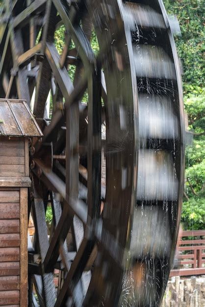 Premium Photo Waterwheel In The Nan Lian Garden By Chi Lin Nunnery In