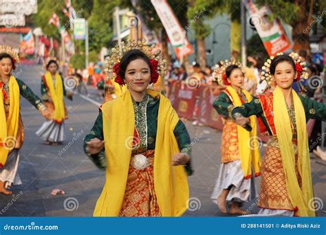 Lancang Kuning Dance From Riau At Ben Carnival Editorial Photo Image