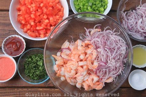 Preparación del ceviche de camarón ecuatoriano Ceviche de camaron