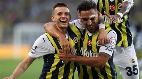 Son Dakika Süper Lig de 4 te 4 Fenerbahçe Antalyaspor u 3 golle