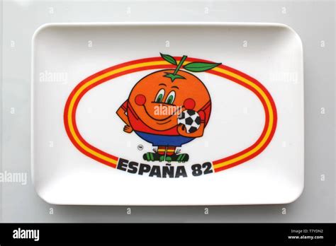 Cendrier Avec Logo Mascotte Naranjito De Soccer Football Coupe Du