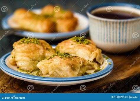 Postre Turco De Los Pasteles Del Pistacho Baklava Foto De Archivo