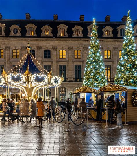 Le Chalet De No L Du Ritz Paris Et Son Carrousel Gratuit Enchantent La