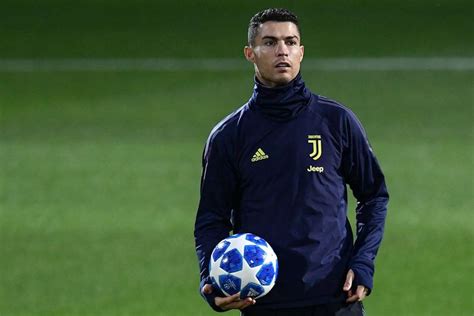 Blaise Matuidi Cristiano Ronaldo Layak Menangkan Ballon D Or Bola Net