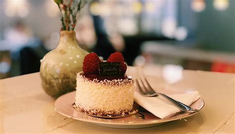Feinste Törtchen und leckere Brote in der glutenfreien Pâtisserie