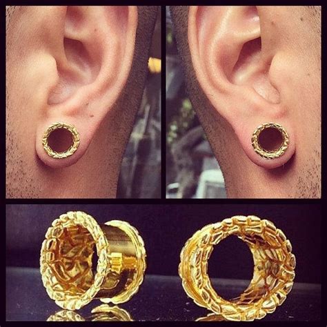 There Are Two Pictures Of The Same Pair Of Gold Earring Pieces And One