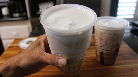 Taco Bell Coffee Chillers Review These Thick And Creamy Drinks Deliver