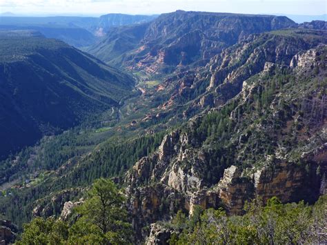 Sedona Hiking - list of all major hikes and trails around Sedona