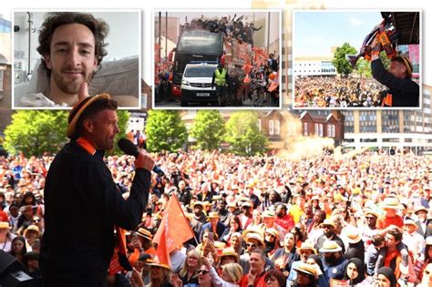 Luton Town fans celebrate team's Premier League promotion with open top ...