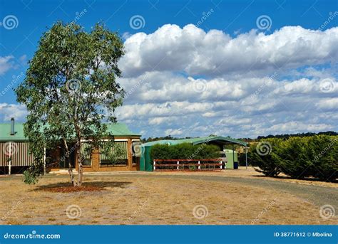 Typical Australian Countryside Home Stock Photo - Image of farmhouse ...