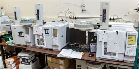 Lab Tour – Stahl Research Group – UW–Madison 