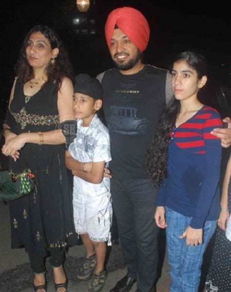 Gurpreet Ghuggi Age, Wife, Children, Family, Biography & More ...